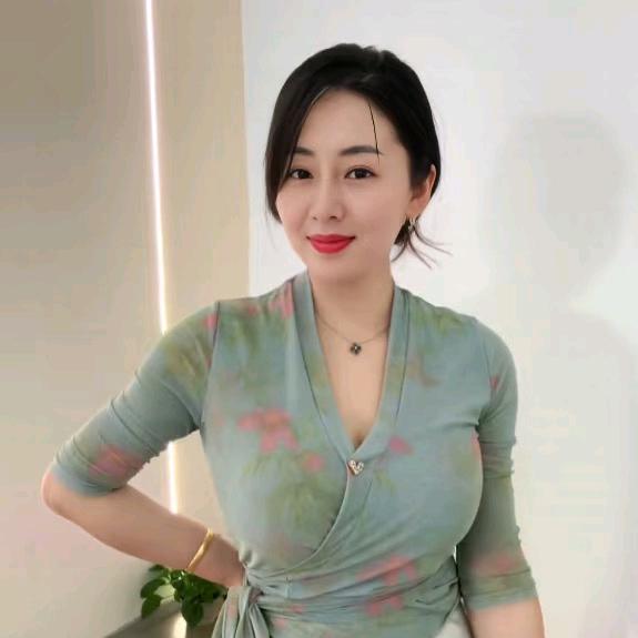 emo悲伤忧郁纯情小奶狗