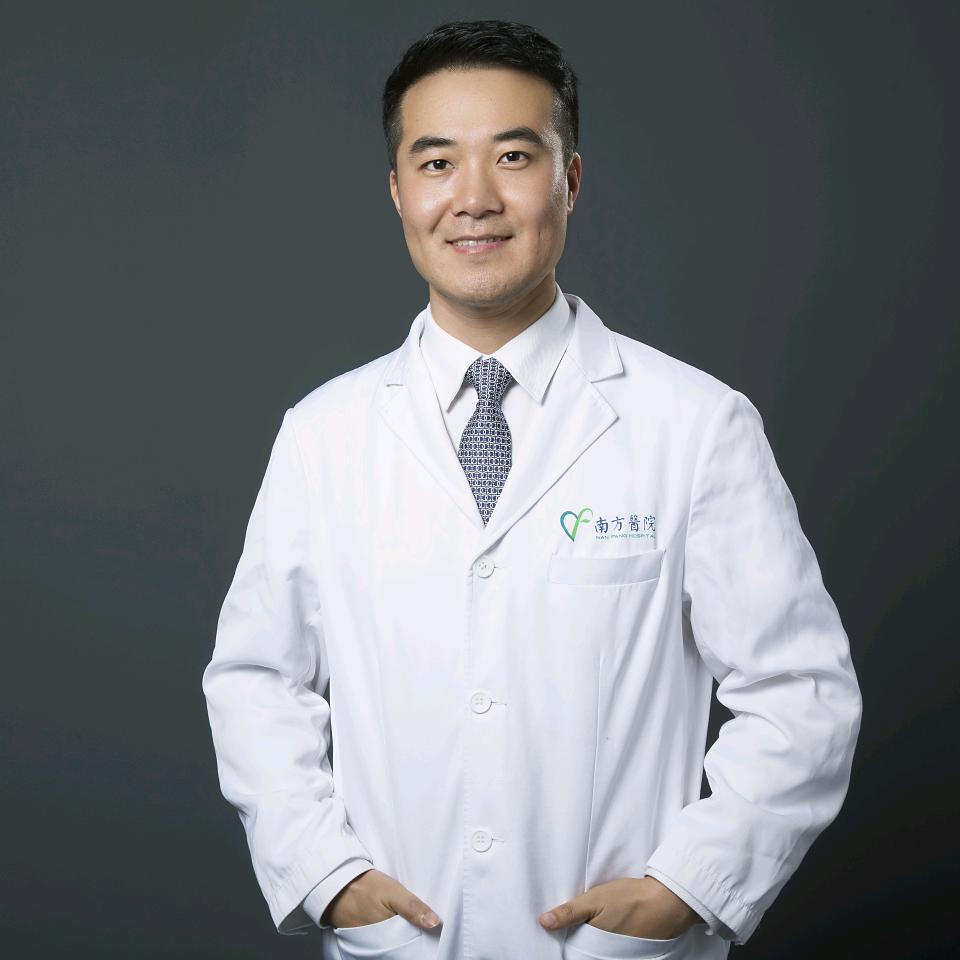 植发专家苗勇主任
