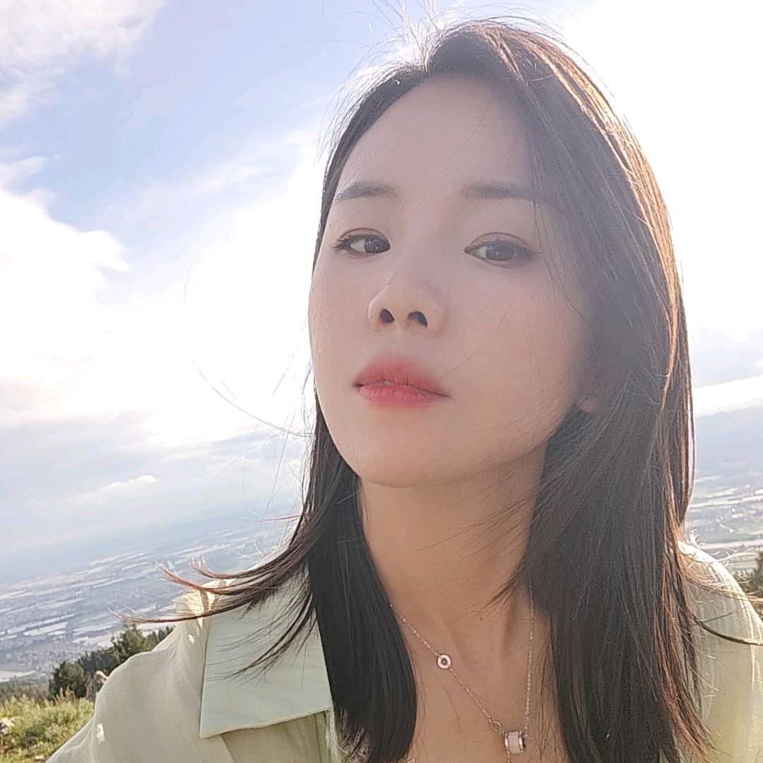 曲靖地产小英子