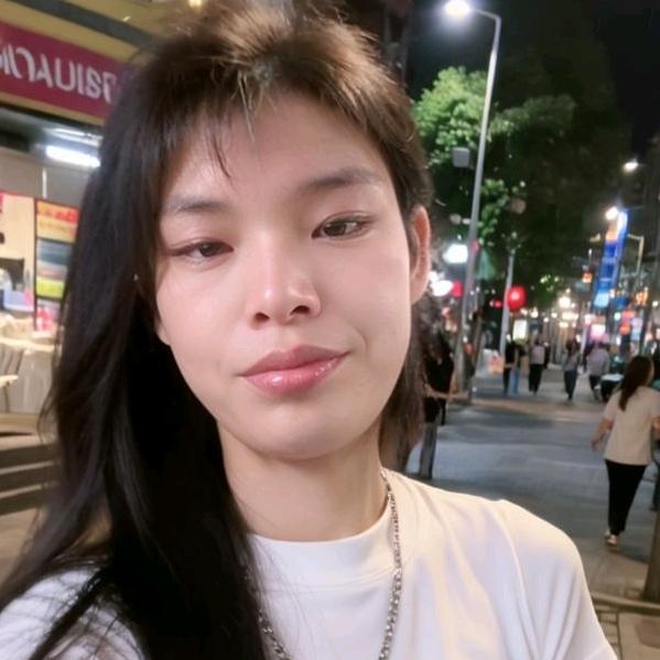 李露露