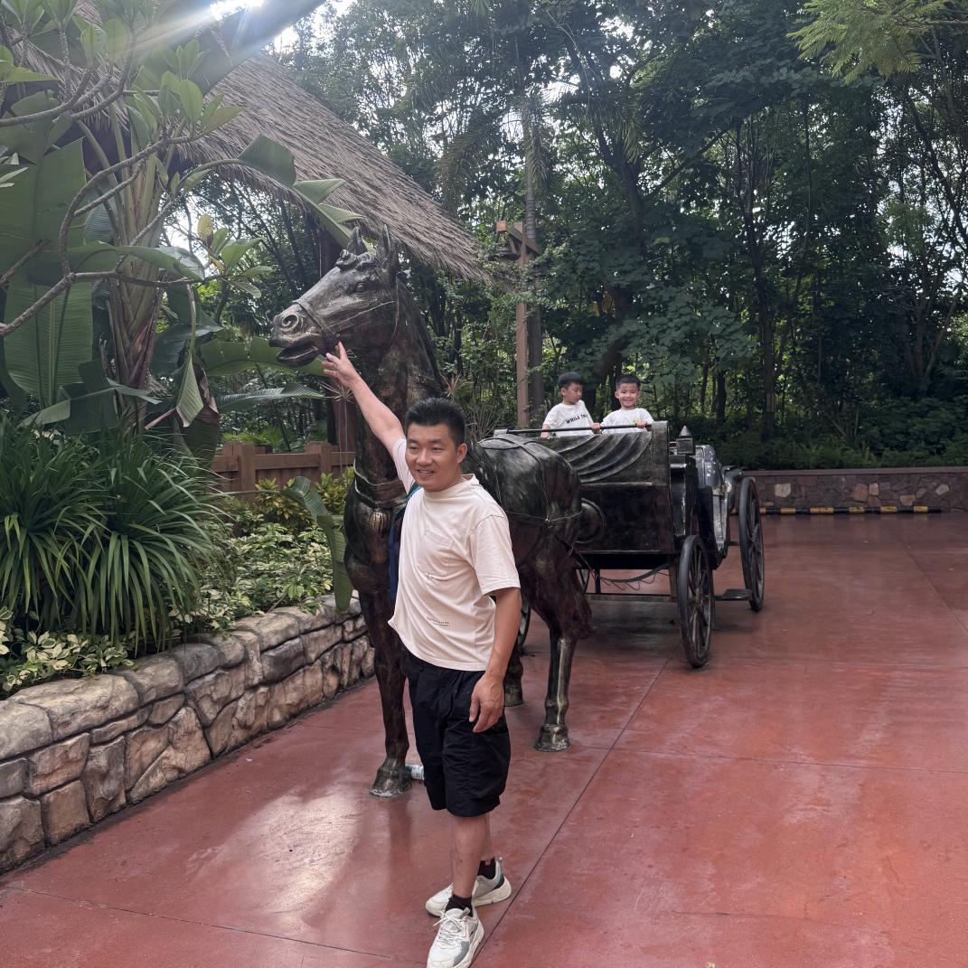 南宁桂洪瓷砖橱柜厂