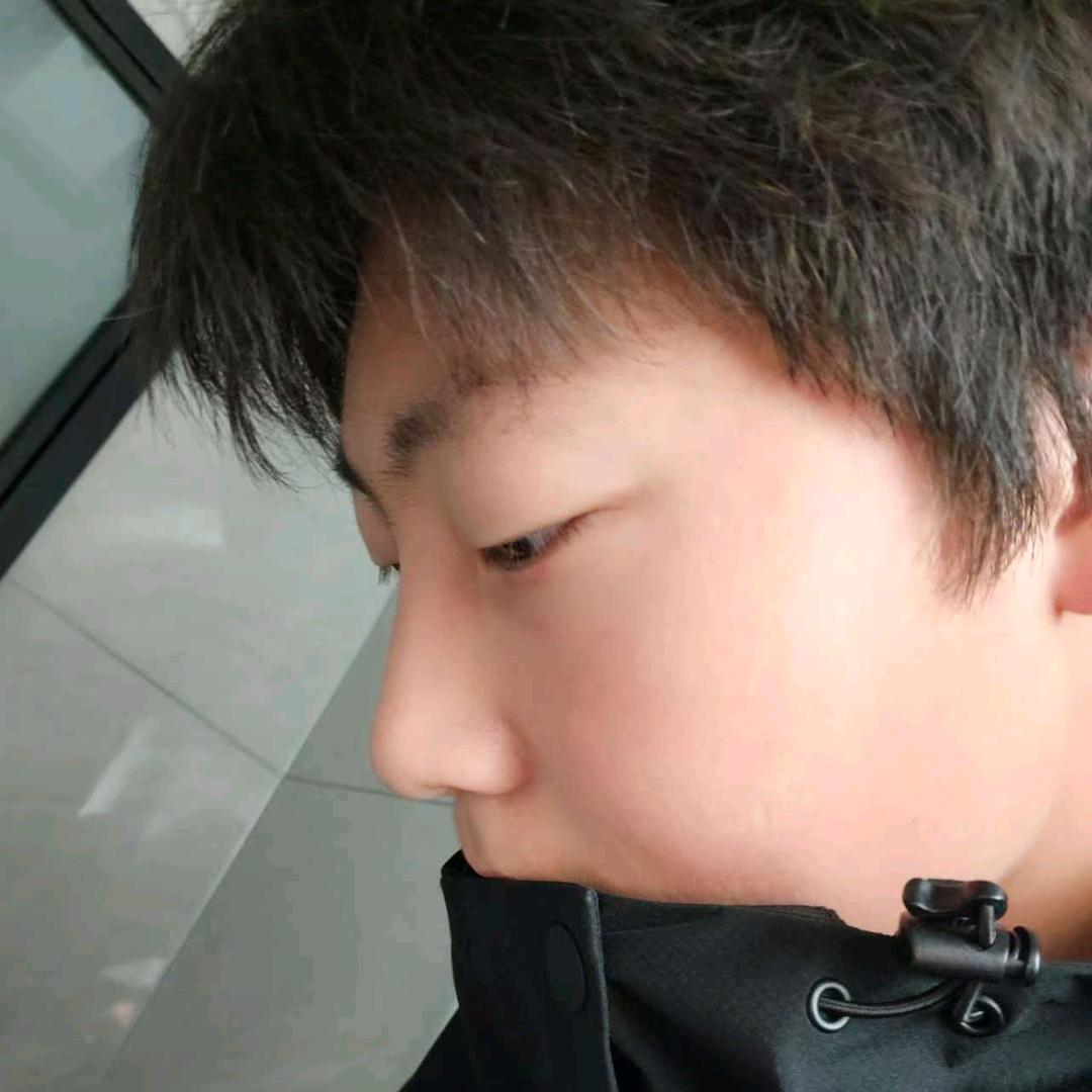 阳ˉ﹃ˉ光男孩🇨🇳