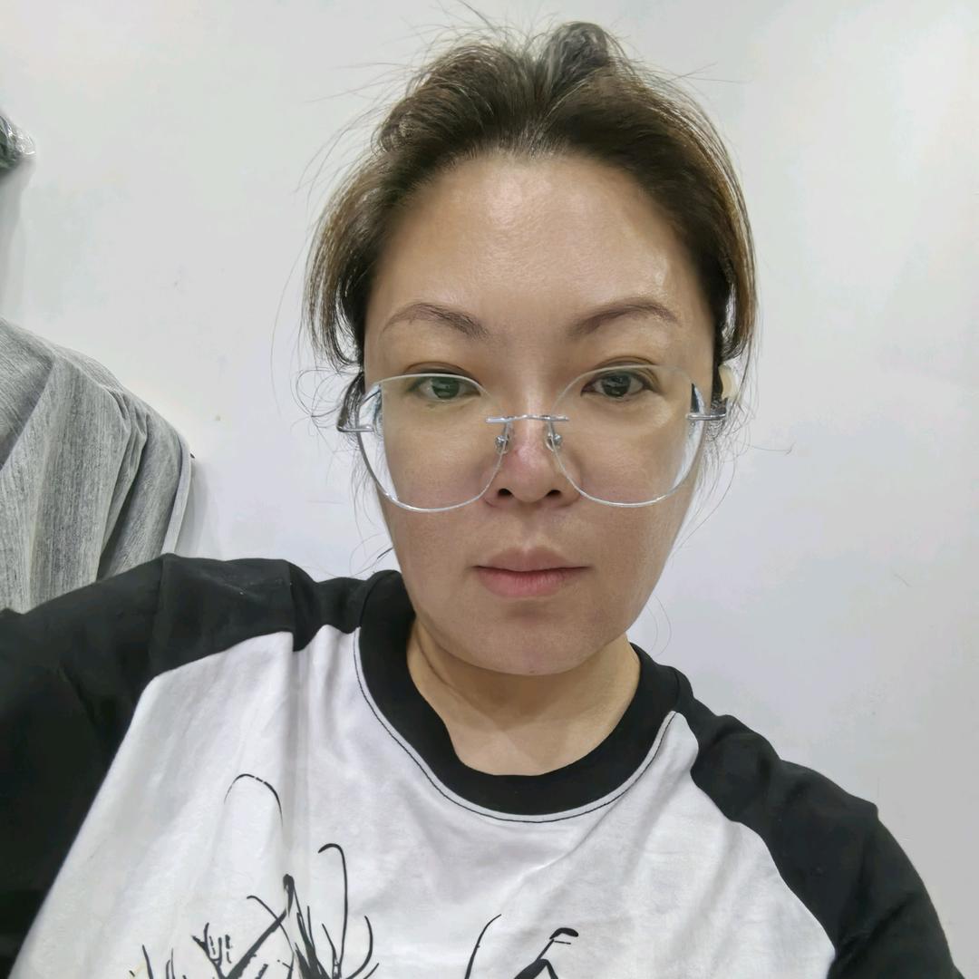 喜欢玩剪刀的阿七