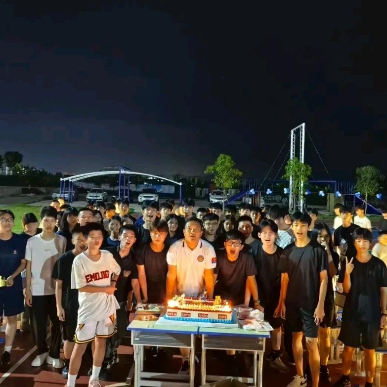 老胡（记录在校生日常）