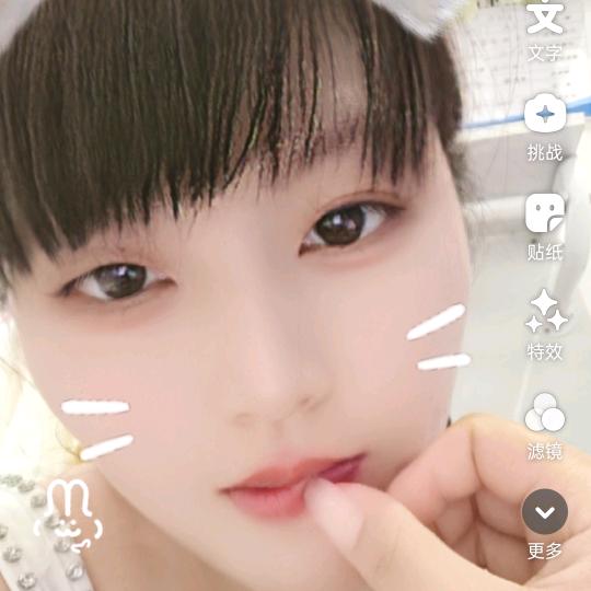 教堂对面童装店