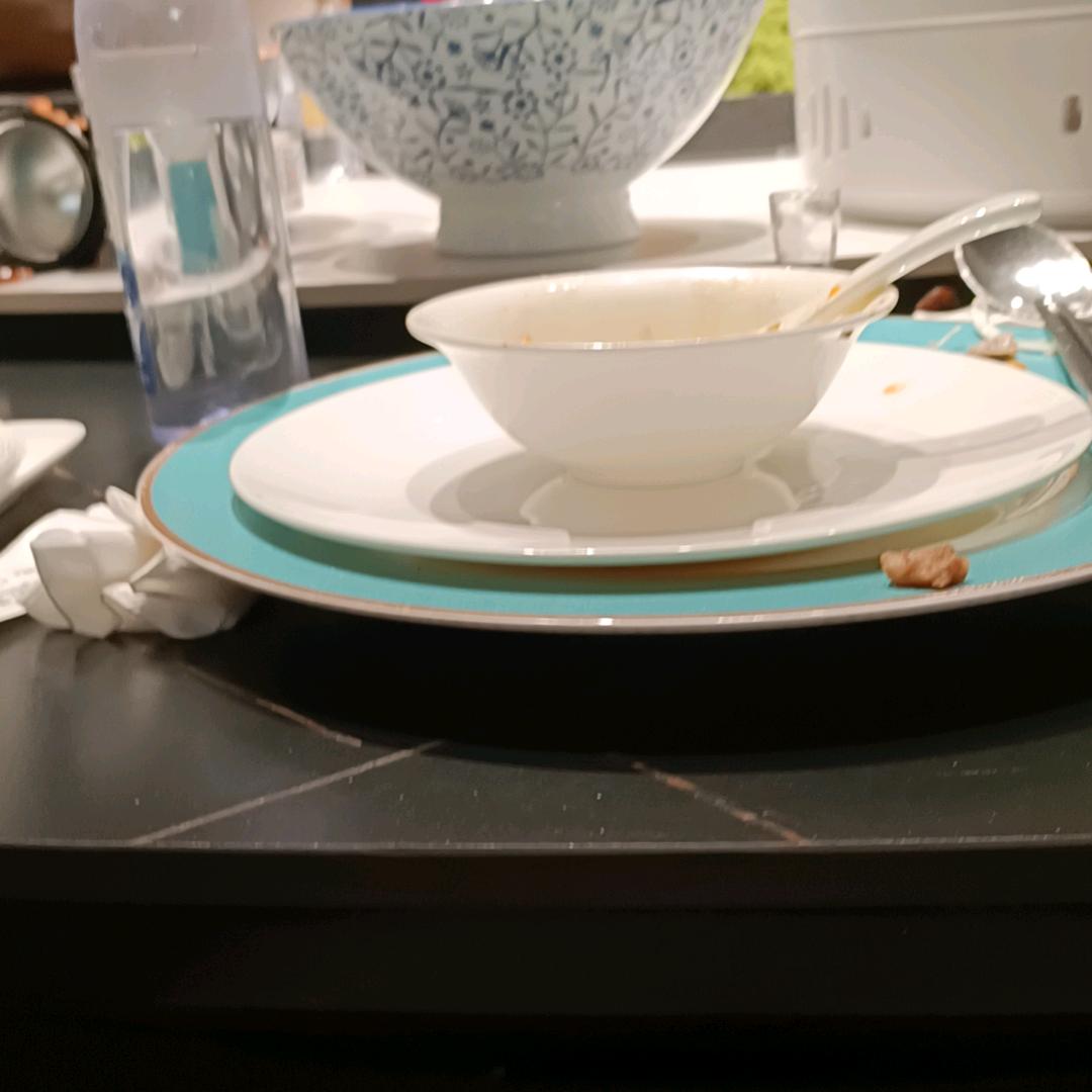 雄招锦伟