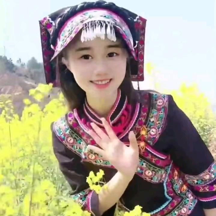 坐在坟前调戏鬼&