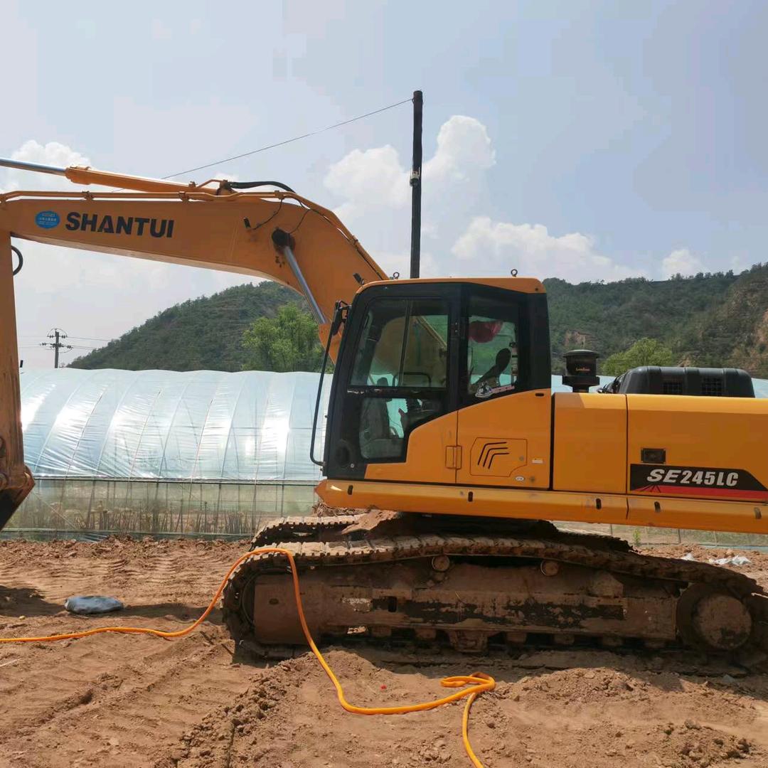 益衡建筑工程有限公司出租大小挖机装载机