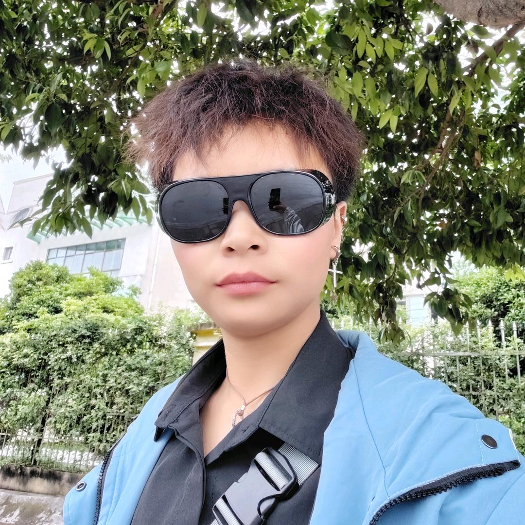 阿飞（兴仁市星源狮子文艺演出团）