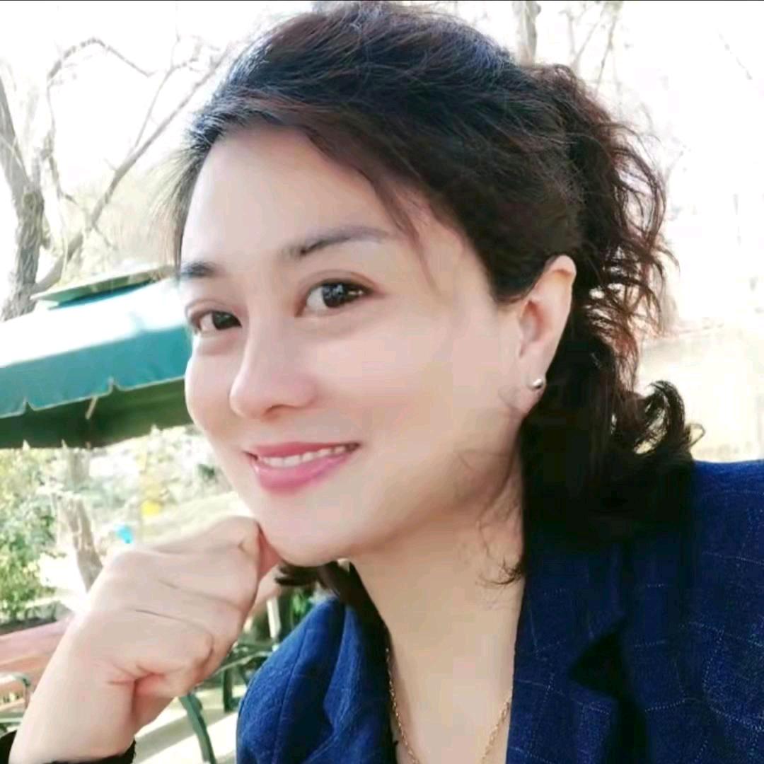 英子