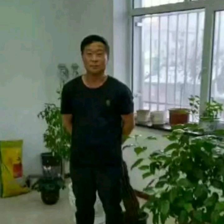 焦……