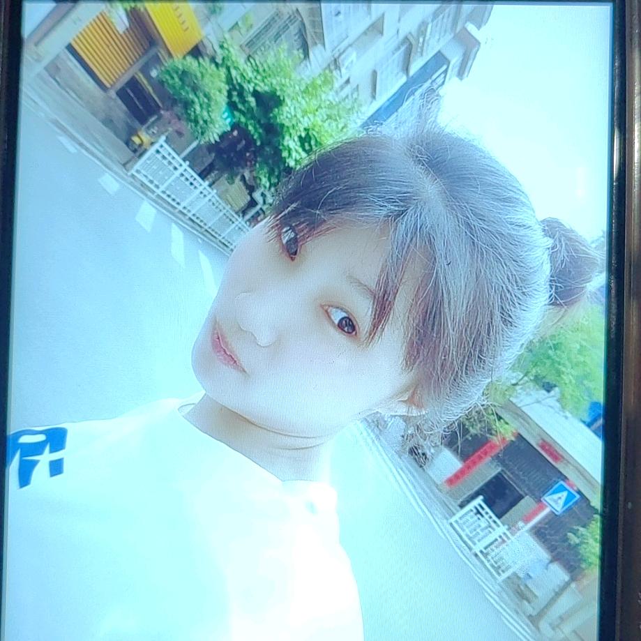 淇