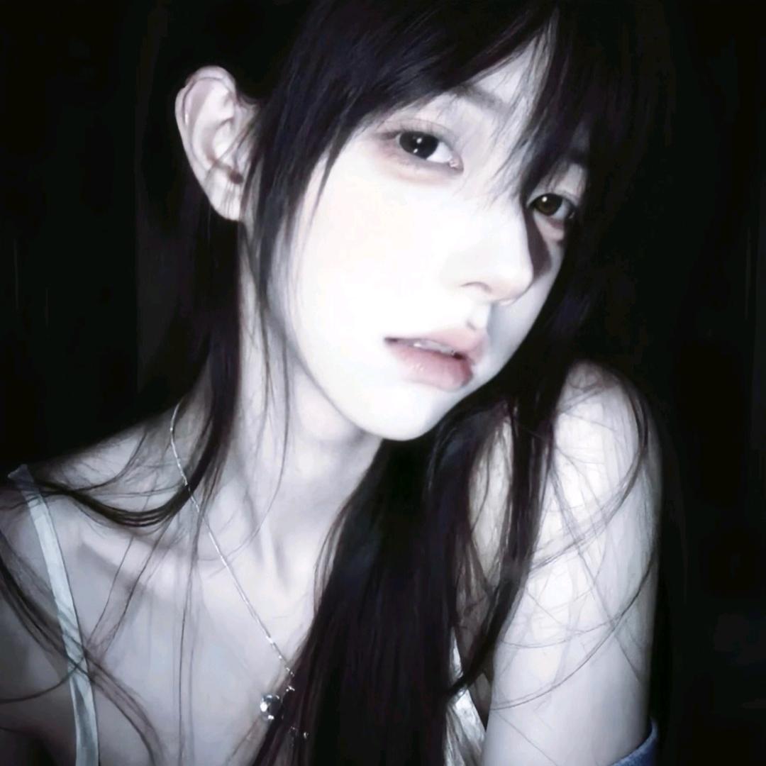 极品御姐麻麻看到我之后直接强吻我