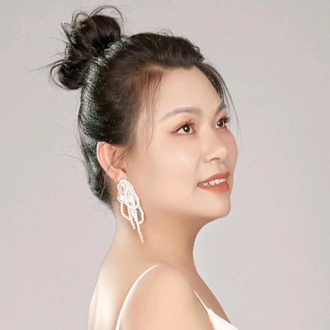 悦悦 (晋粱川) 新华东街上东庭院店