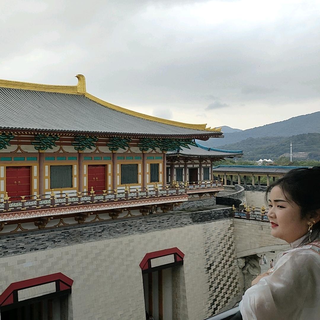 周洲