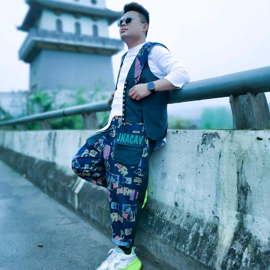 王先生（摄影）