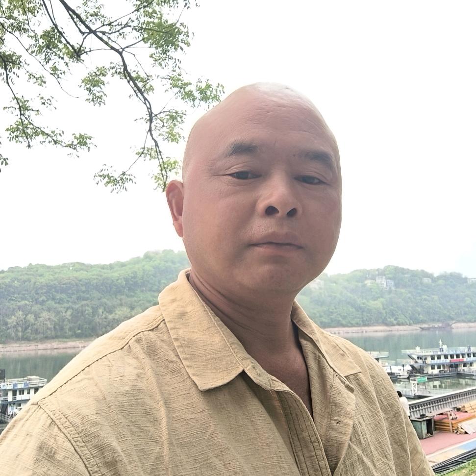 老覃来自湖南常德石门