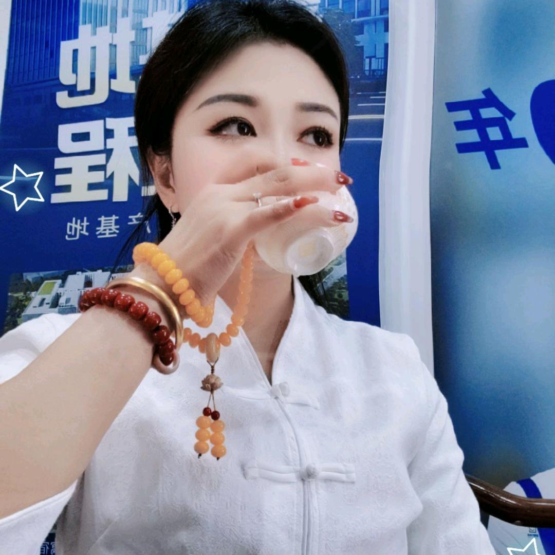 张丽 龙胜管 地暖