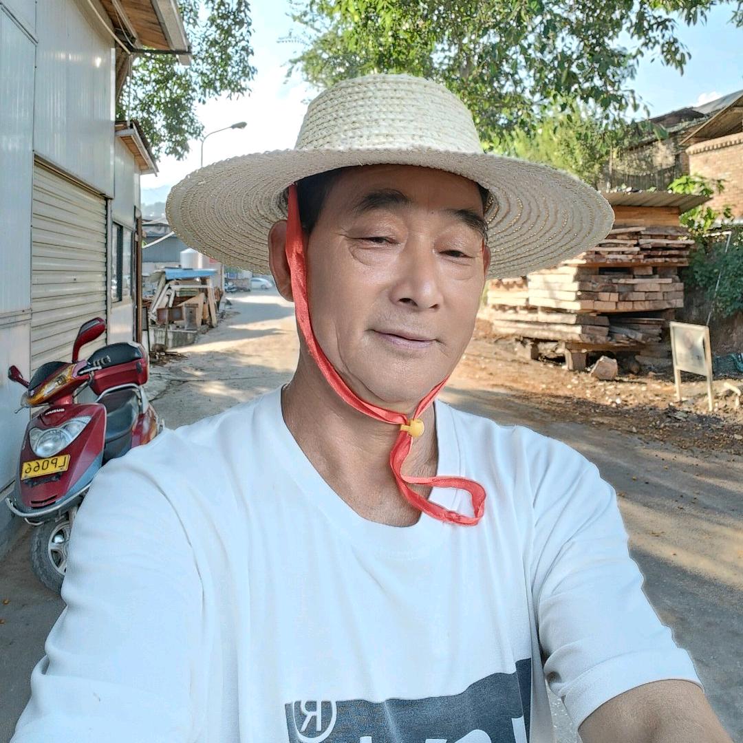 树丙林你是自然美。很漂亮！