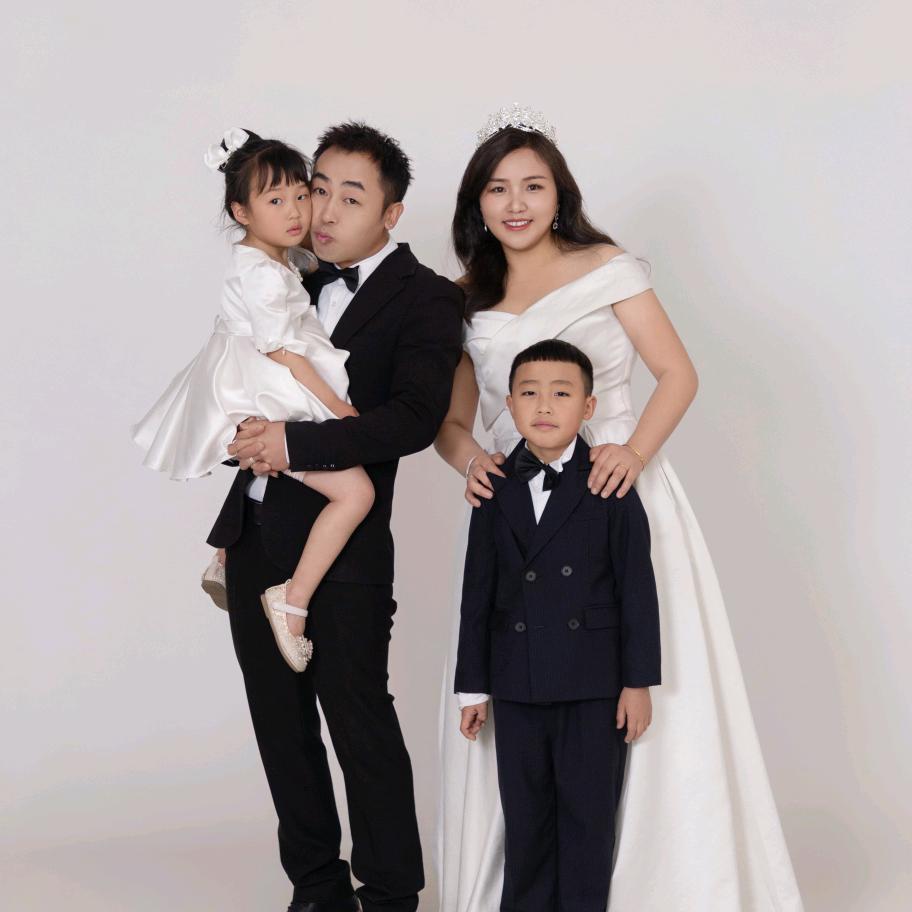 工地上的    小熊姐姐