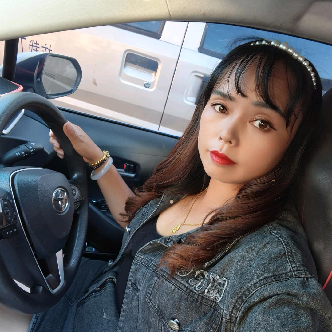 小芳(东山清水卖摩托车的小姐姐)