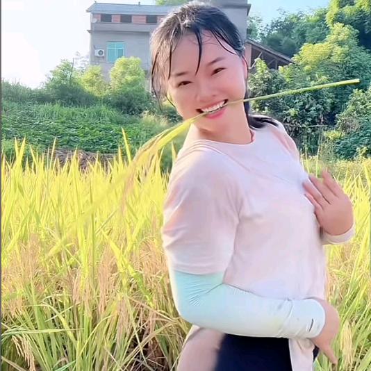 小菜妹在新疆
