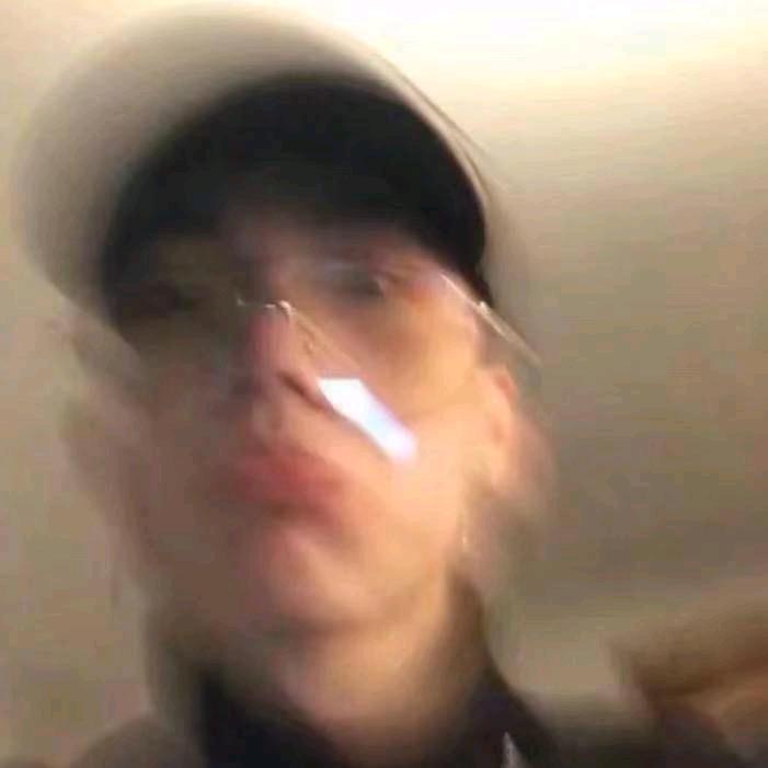 是璟.