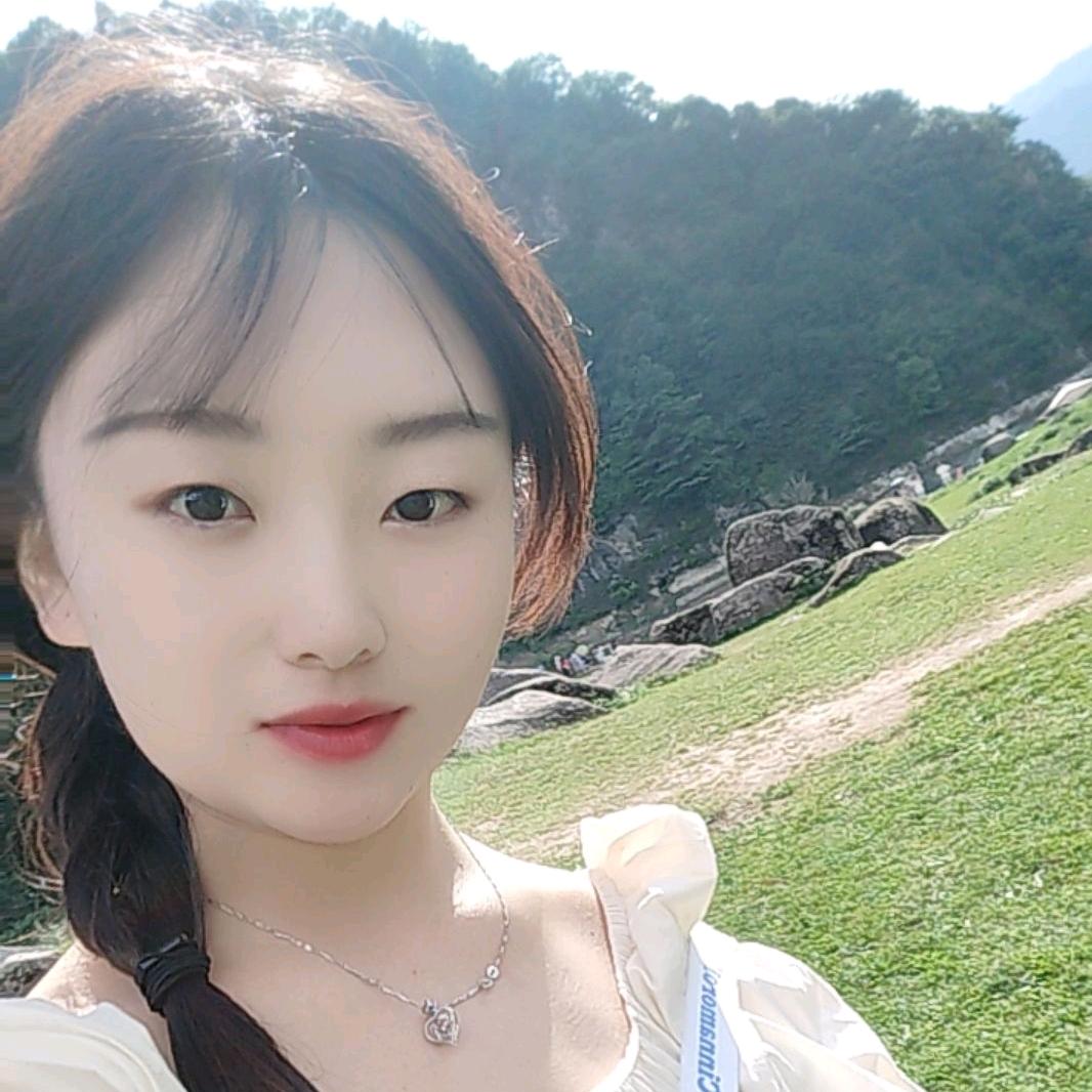 小露吖🥰