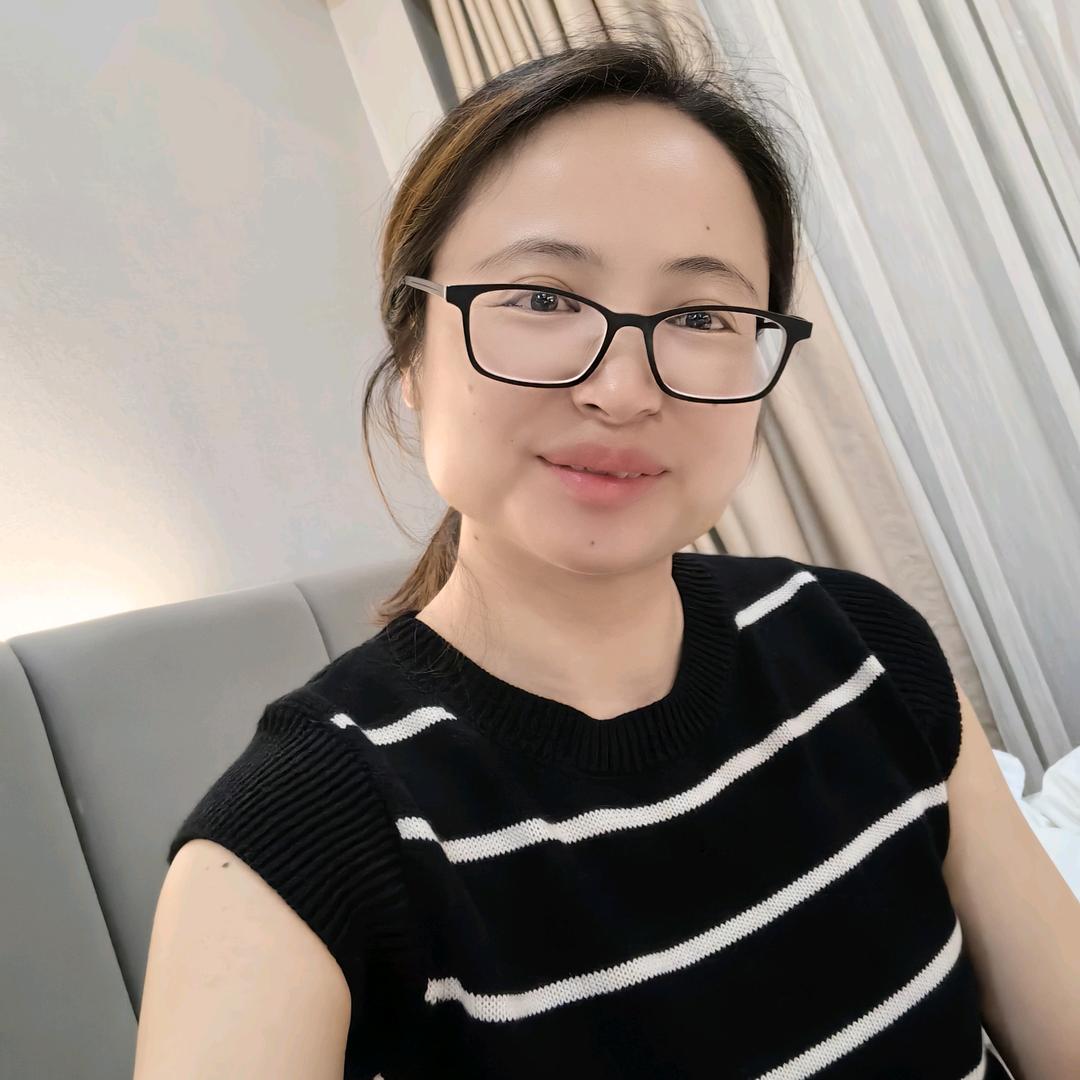 云南大天保山瓦马乡张婕