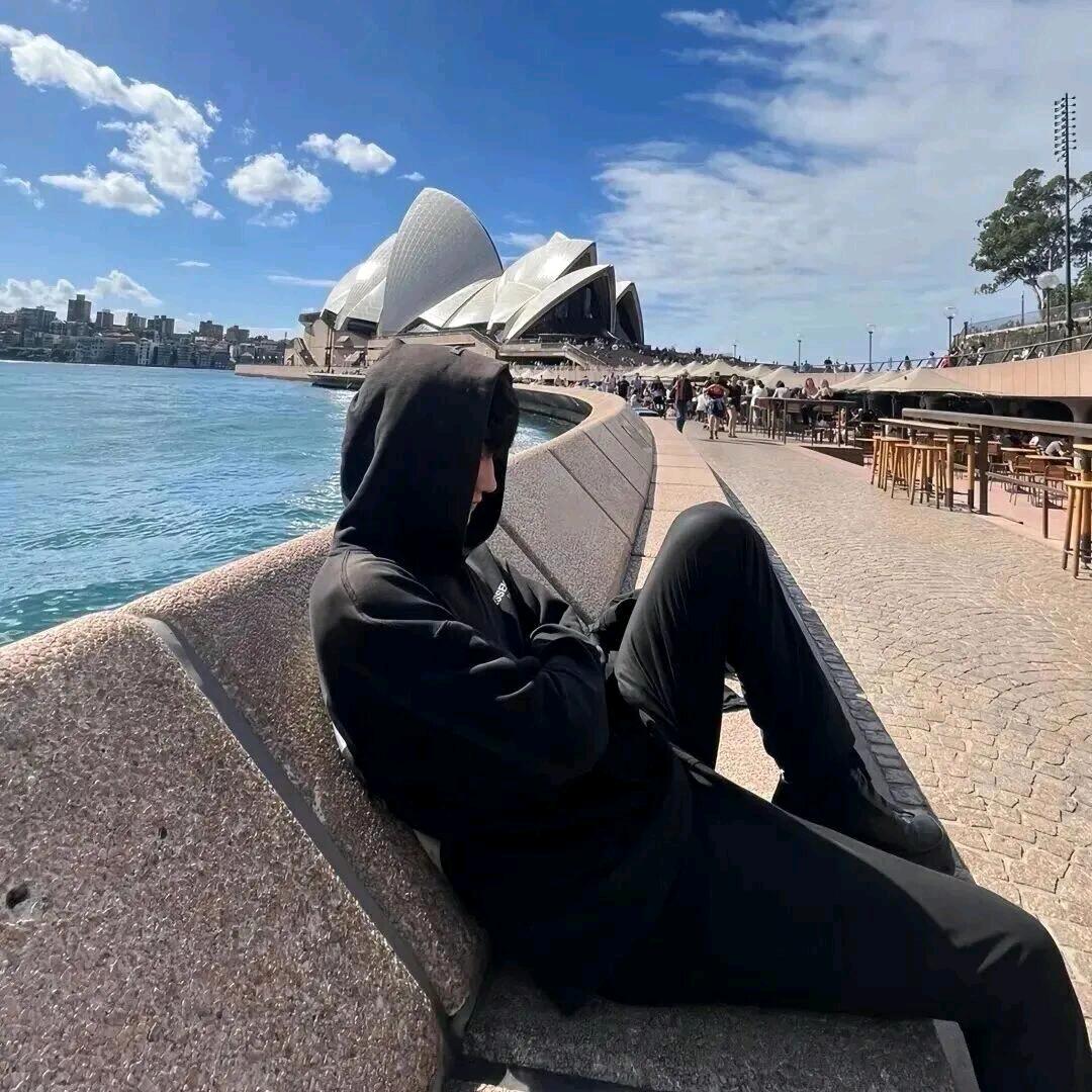 年华何日不离殇丶