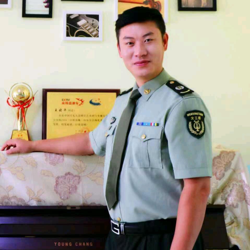 莱西教唱歌的王老师