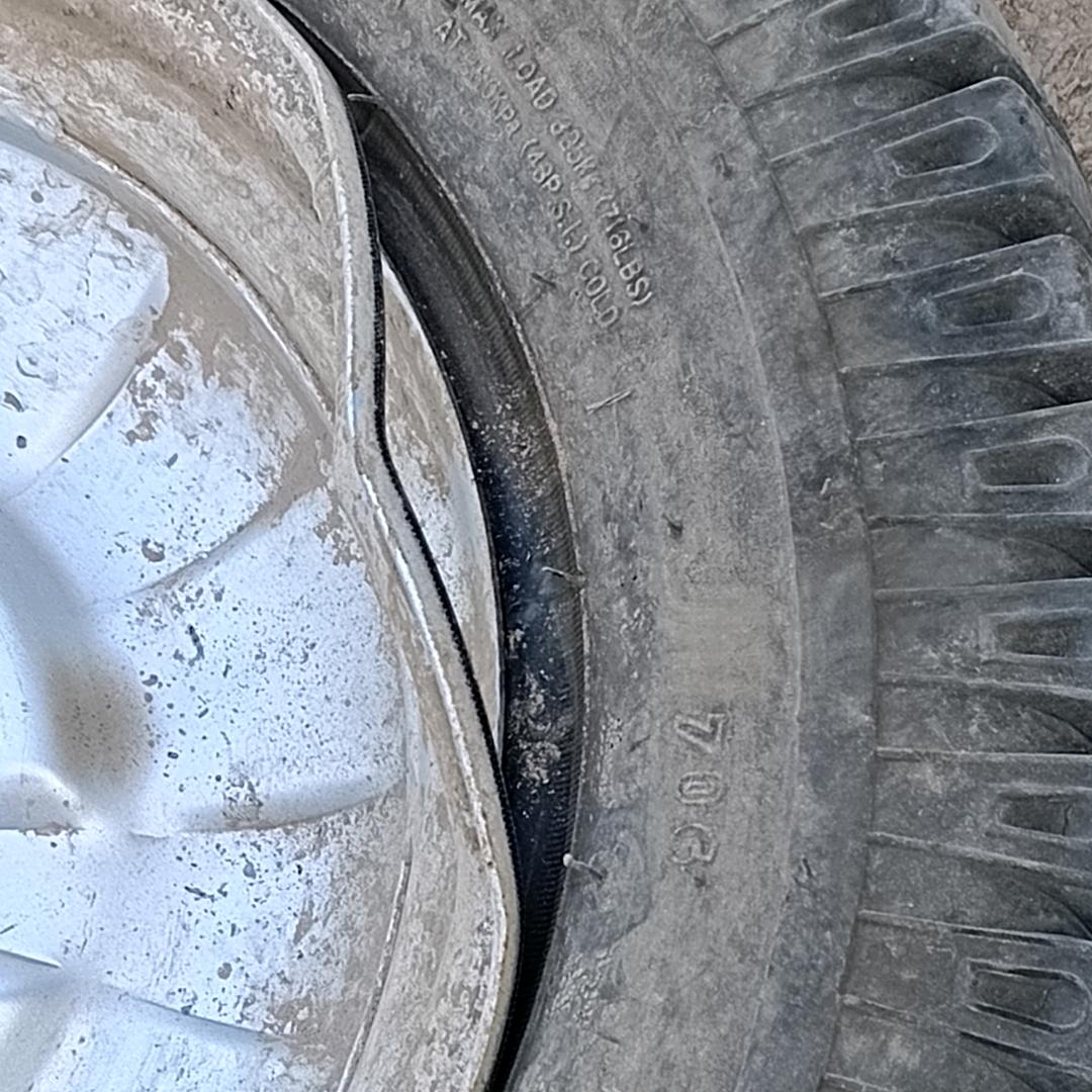 辉哥补胎专业补胎换胎