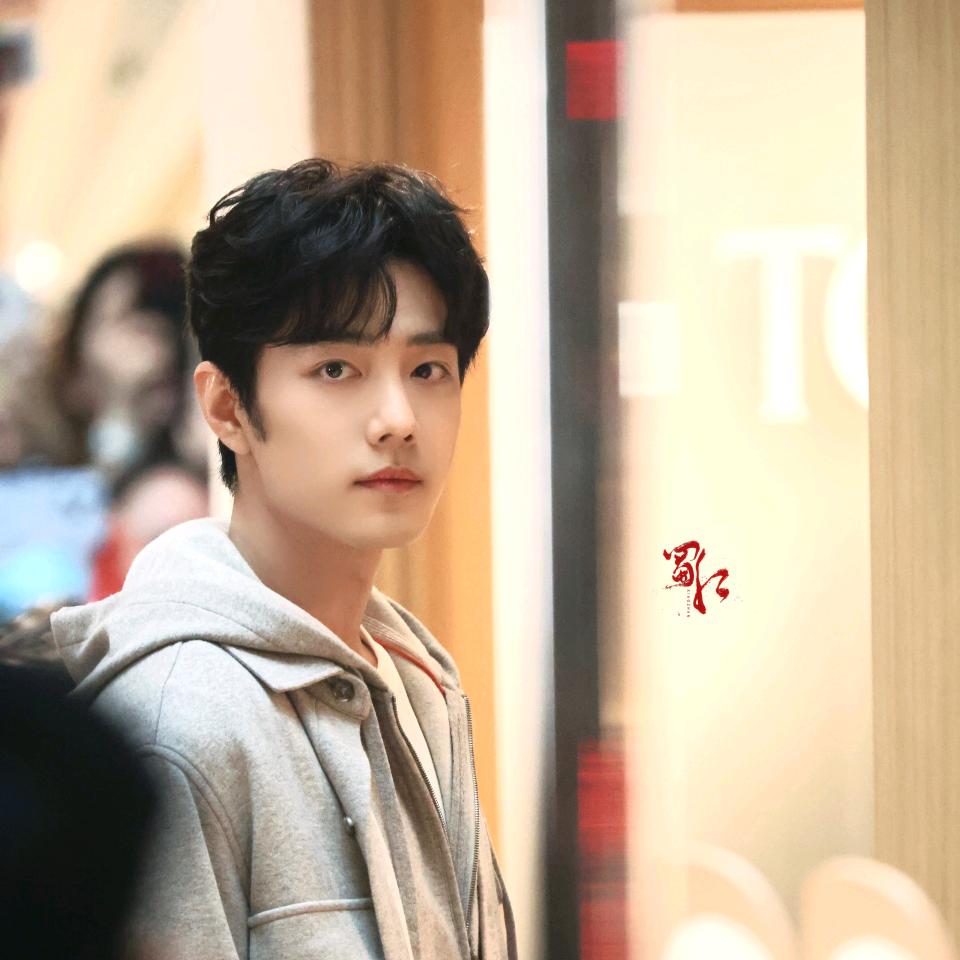 星河与他皆温柔🍑