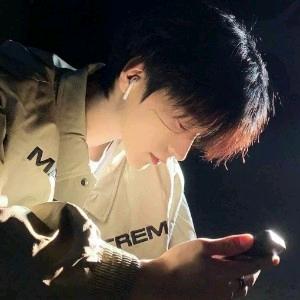 爱吃菠萝派
