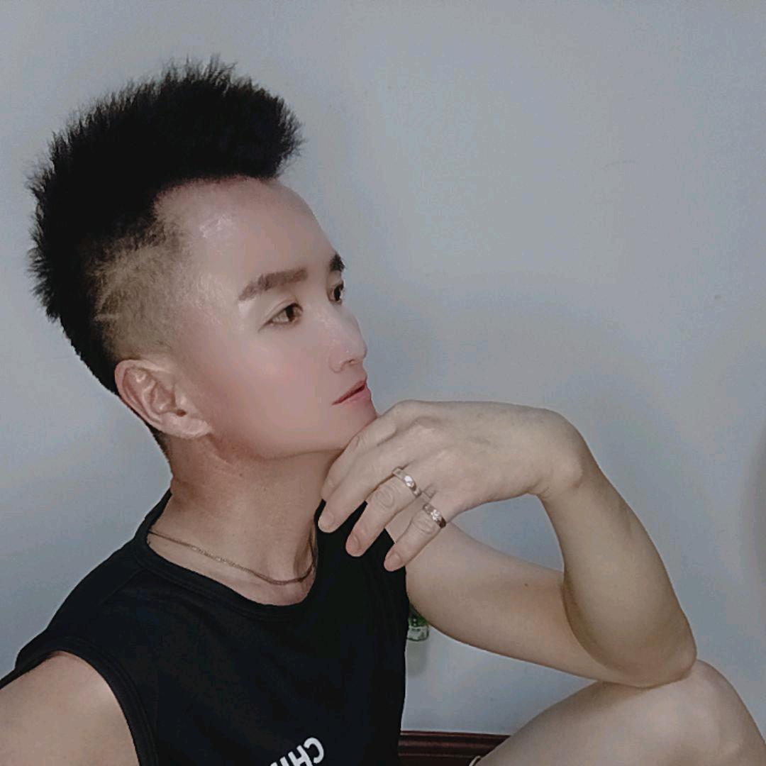 骏少