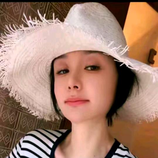 KOKO WANG (私服穿搭)