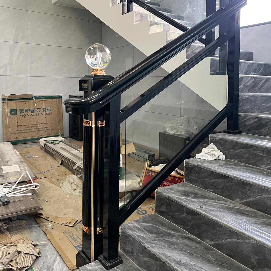 派雅豪铝扶手怀集店