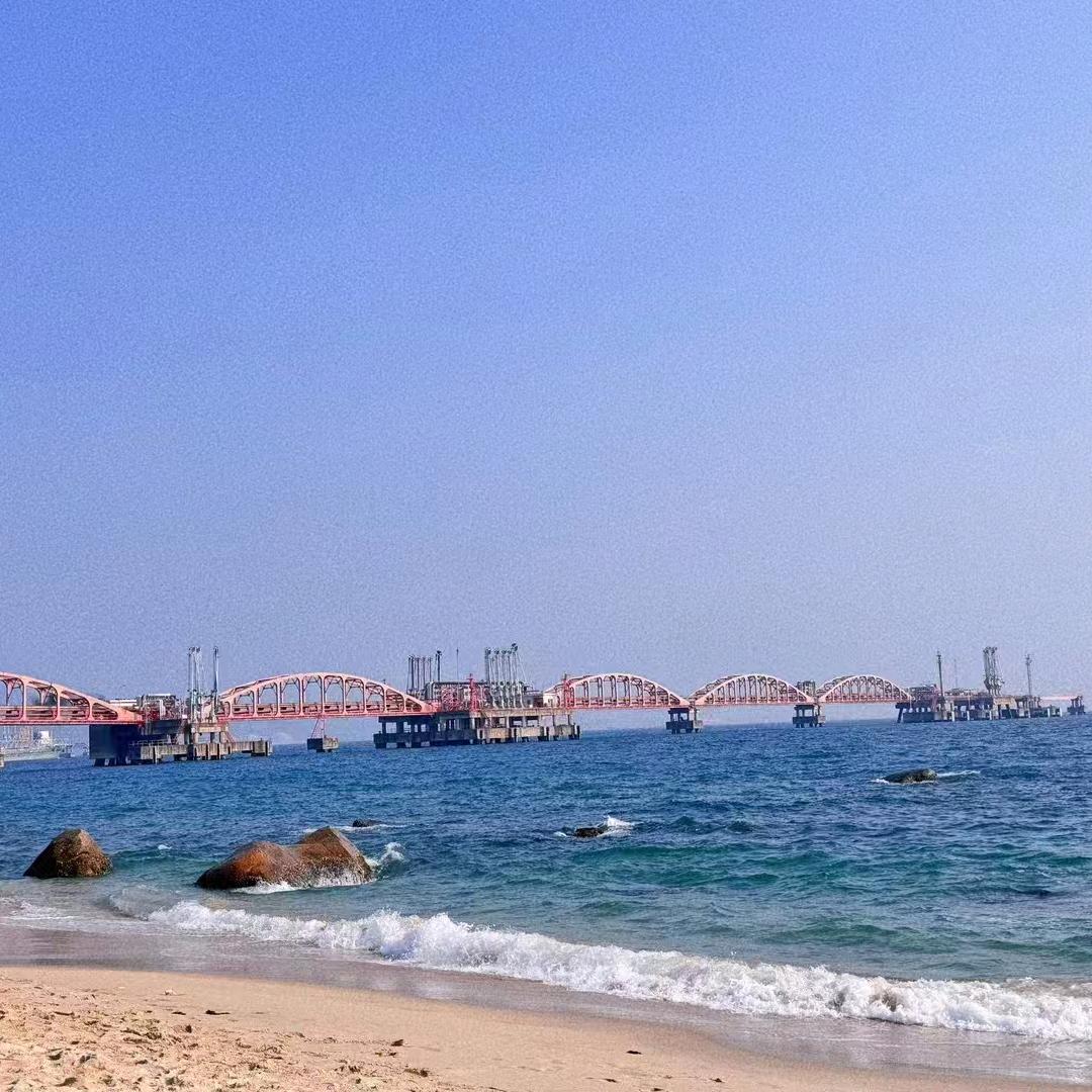 李卫.