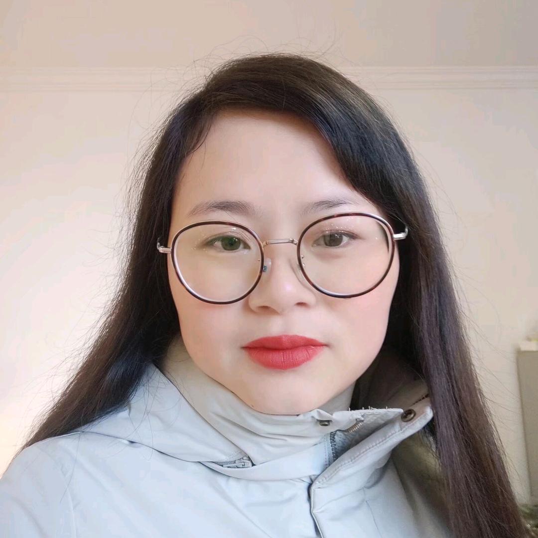 丫丫在读书