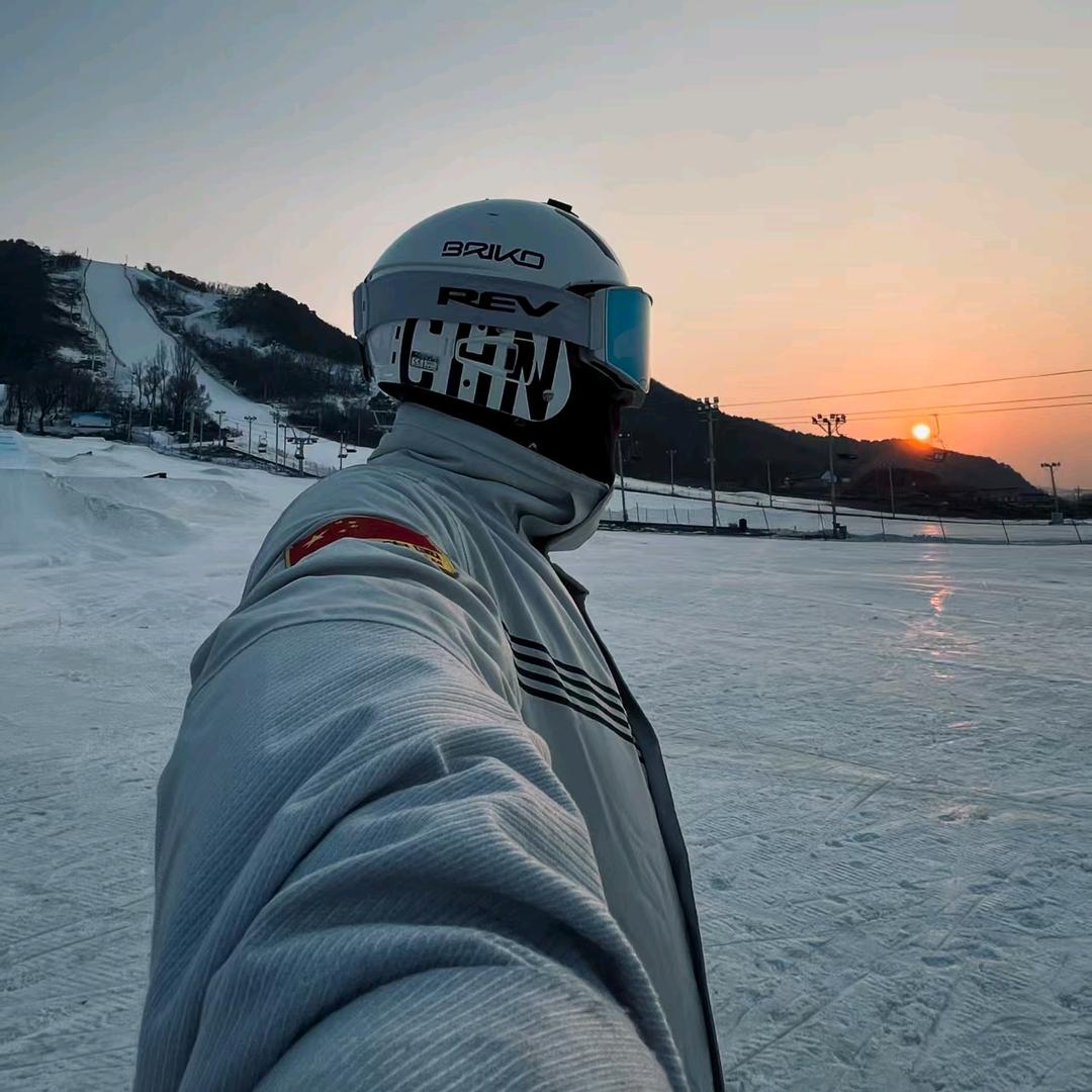 老姜「蓝衫竞技滑雪」