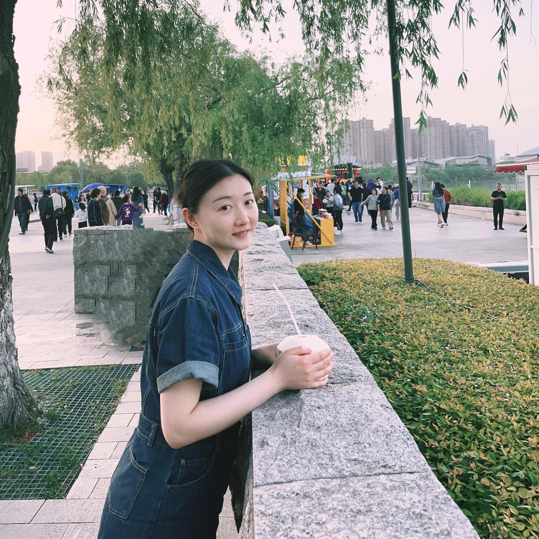 德芙闪现食品专卖店