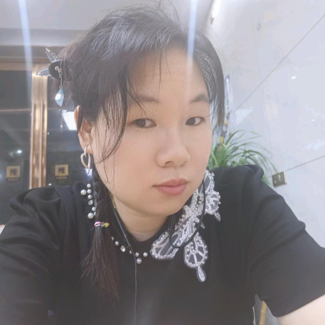 鬼魅娃娃谢莉松