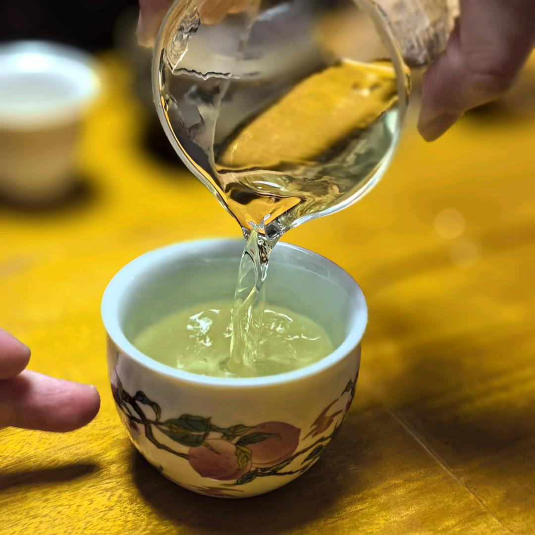 李李爱喝茶