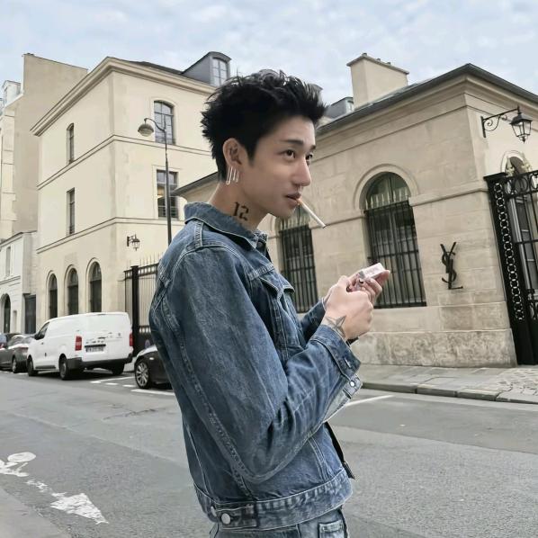 装酷被打掉门牙