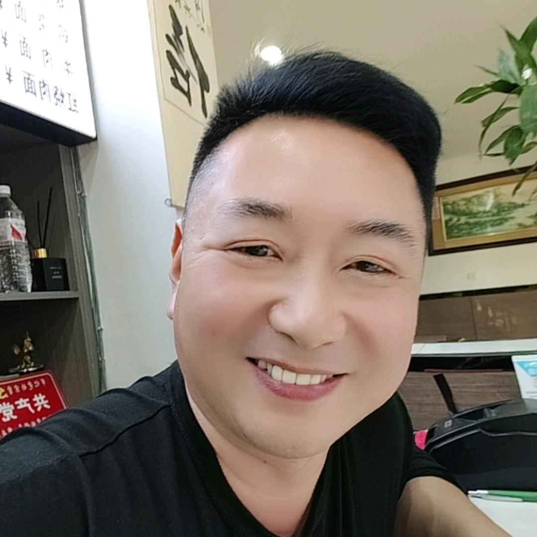 鼎鑫餐饮公司服务哥