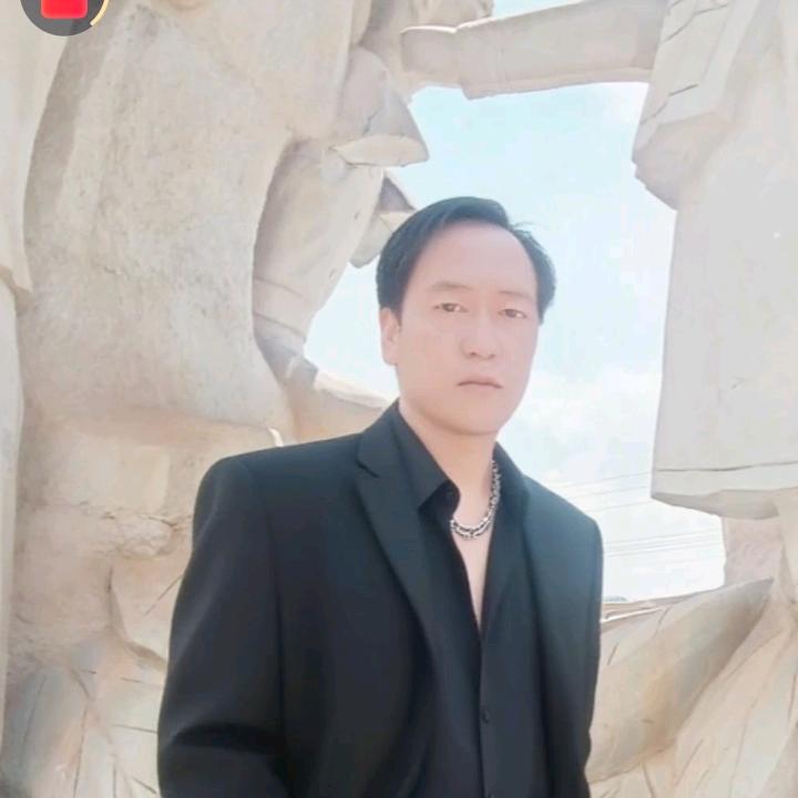 三个宝贝的爸爸。小王