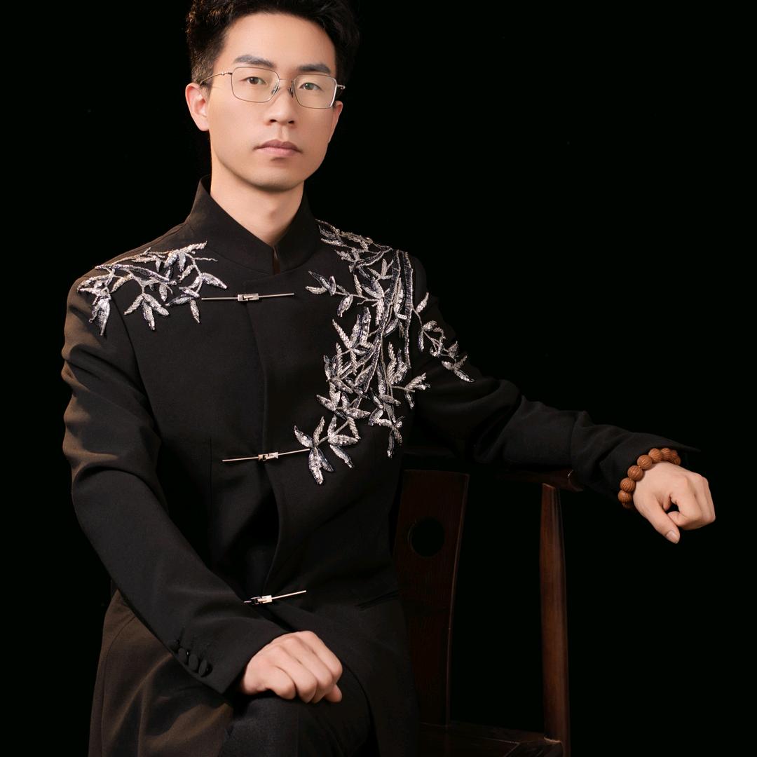 太原相心纹绣师启泓