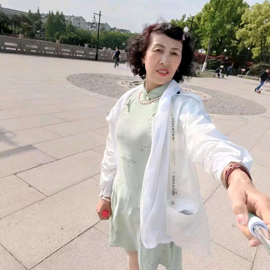 小蕊，奶奶