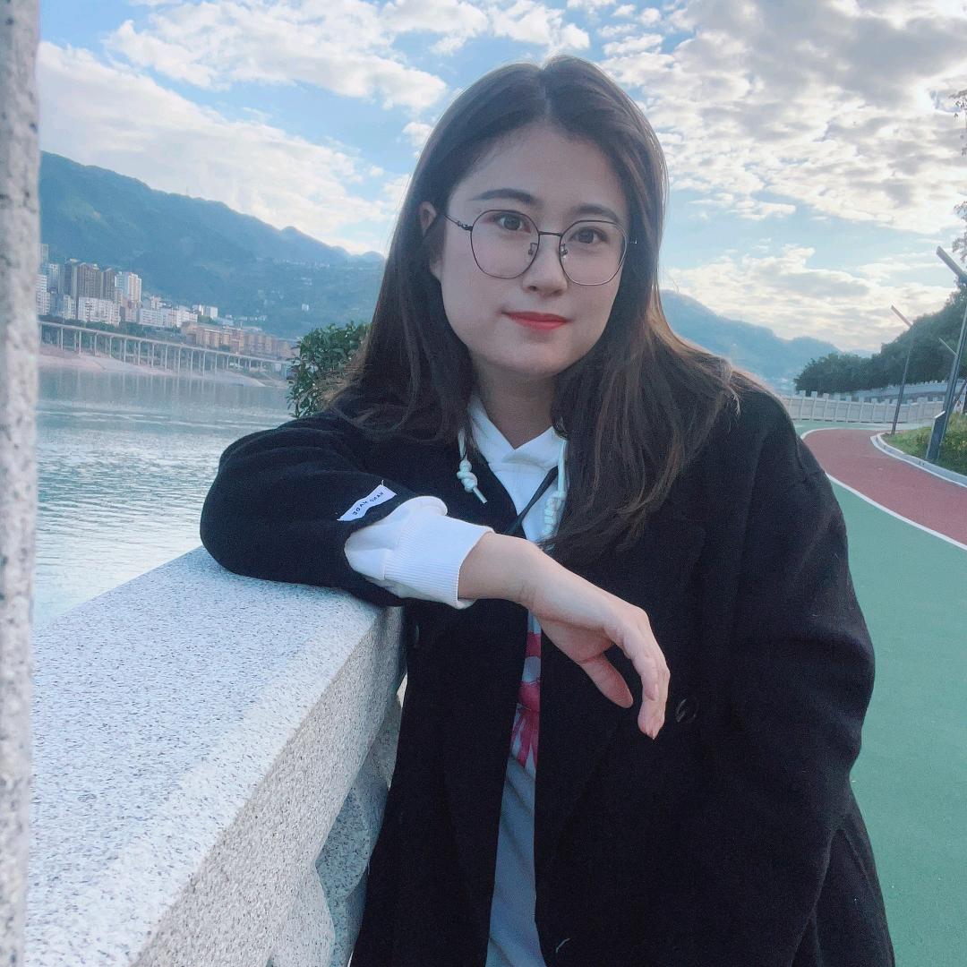 A丹丹，向鲜生.碳烤鱼