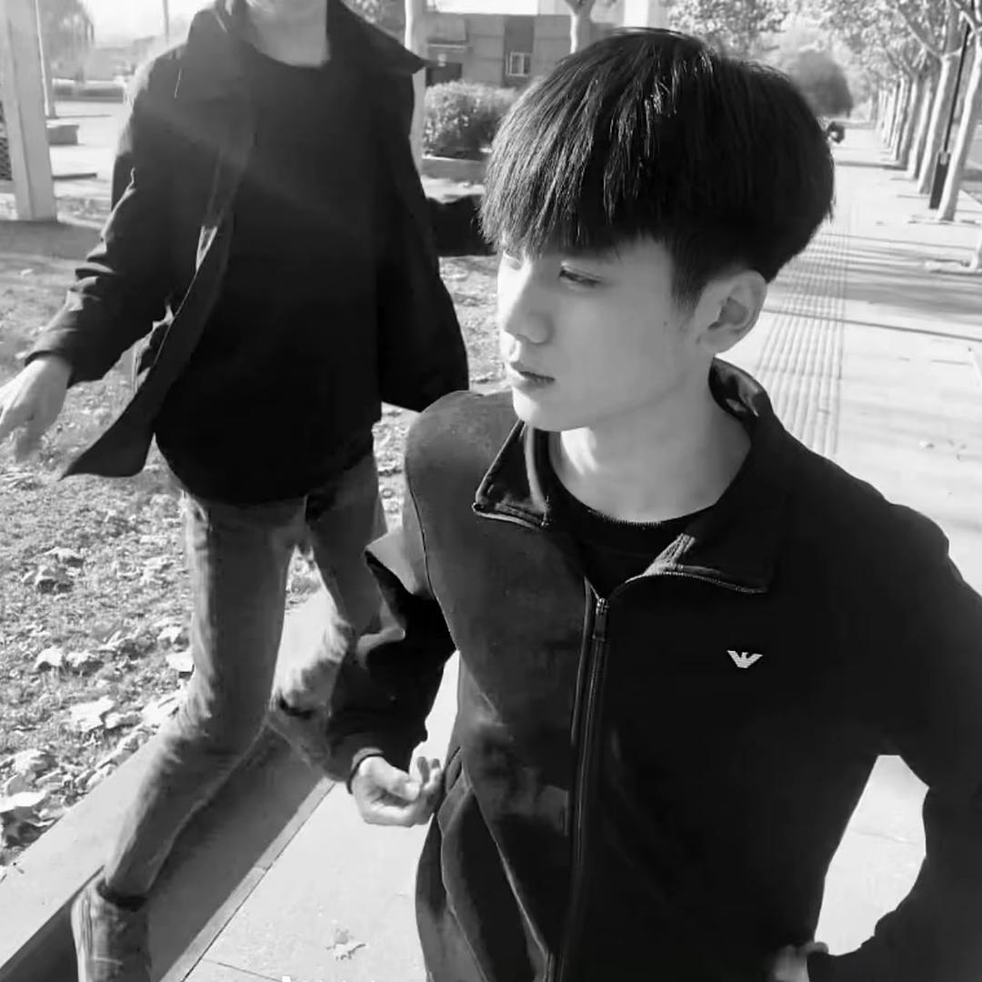 🏴‍☠️嘎（77）